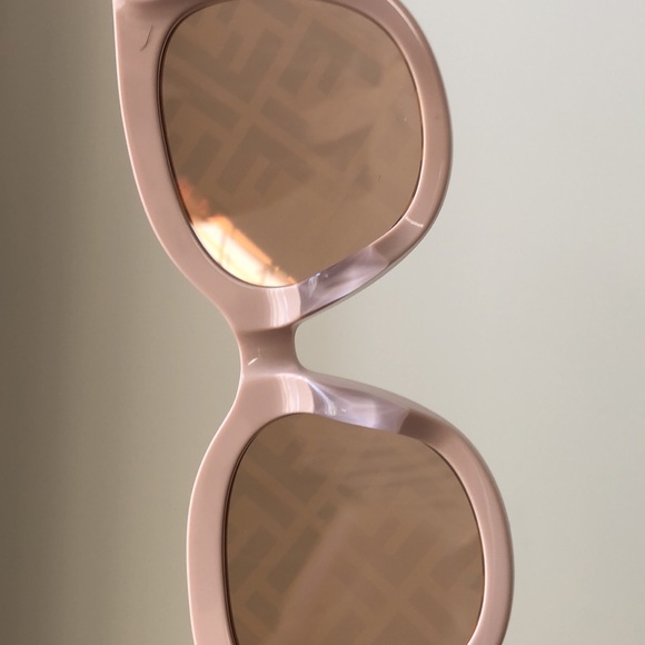 SOLD Fendi sunglasses - Picture 4 of 5